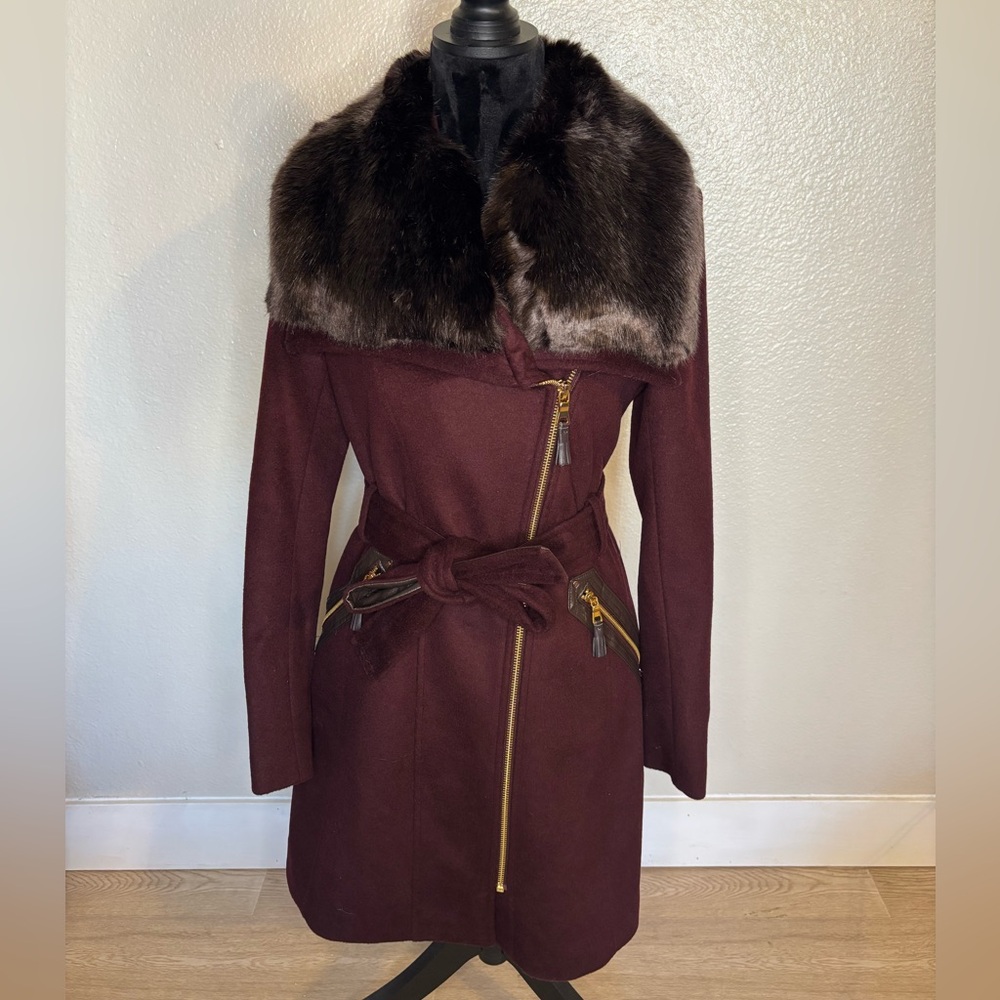 Via Spiga Burgundy Coat with Faux-Fur Collar and Belt - Size XS